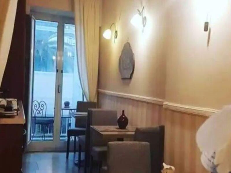 B&B La Dimora Di Nettuno Napels Buitenkant foto