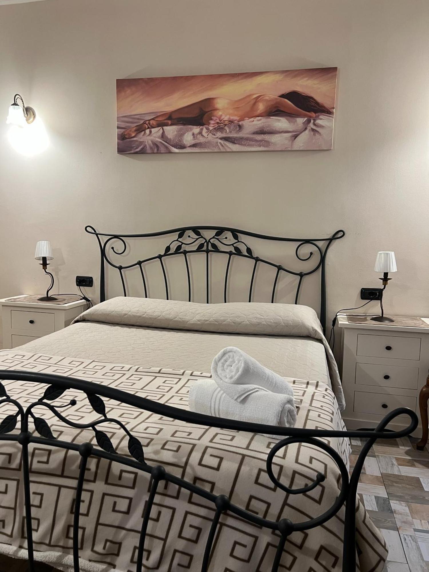 B&B La Dimora Di Nettuno Napels Buitenkant foto