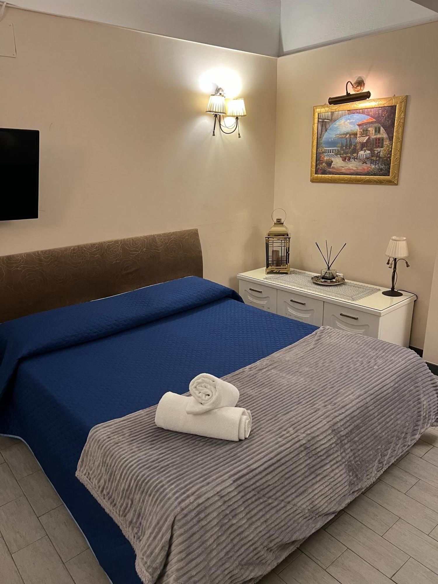 B&B La Dimora Di Nettuno Napels Buitenkant foto