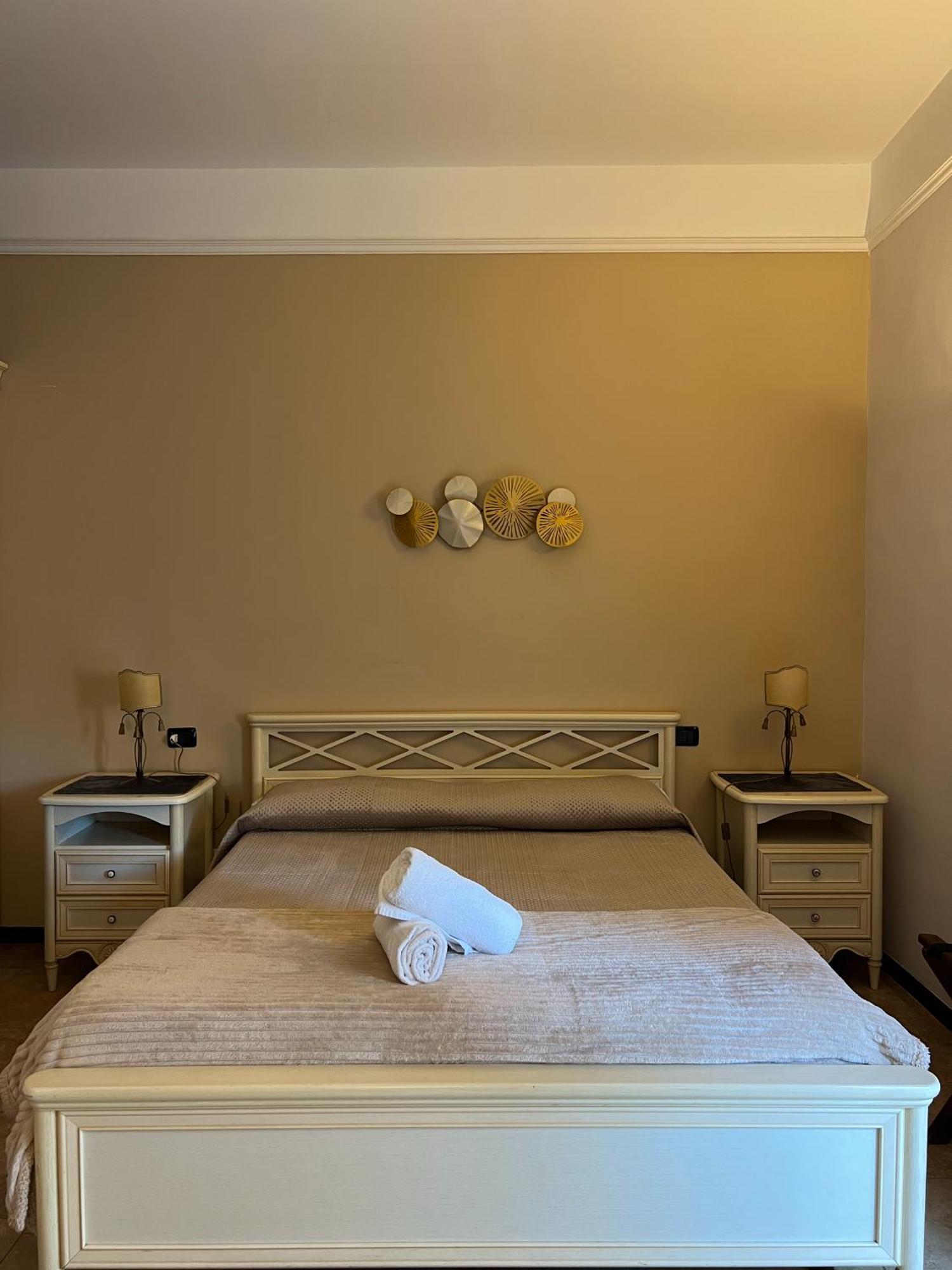 B&B La Dimora Di Nettuno Napels Buitenkant foto