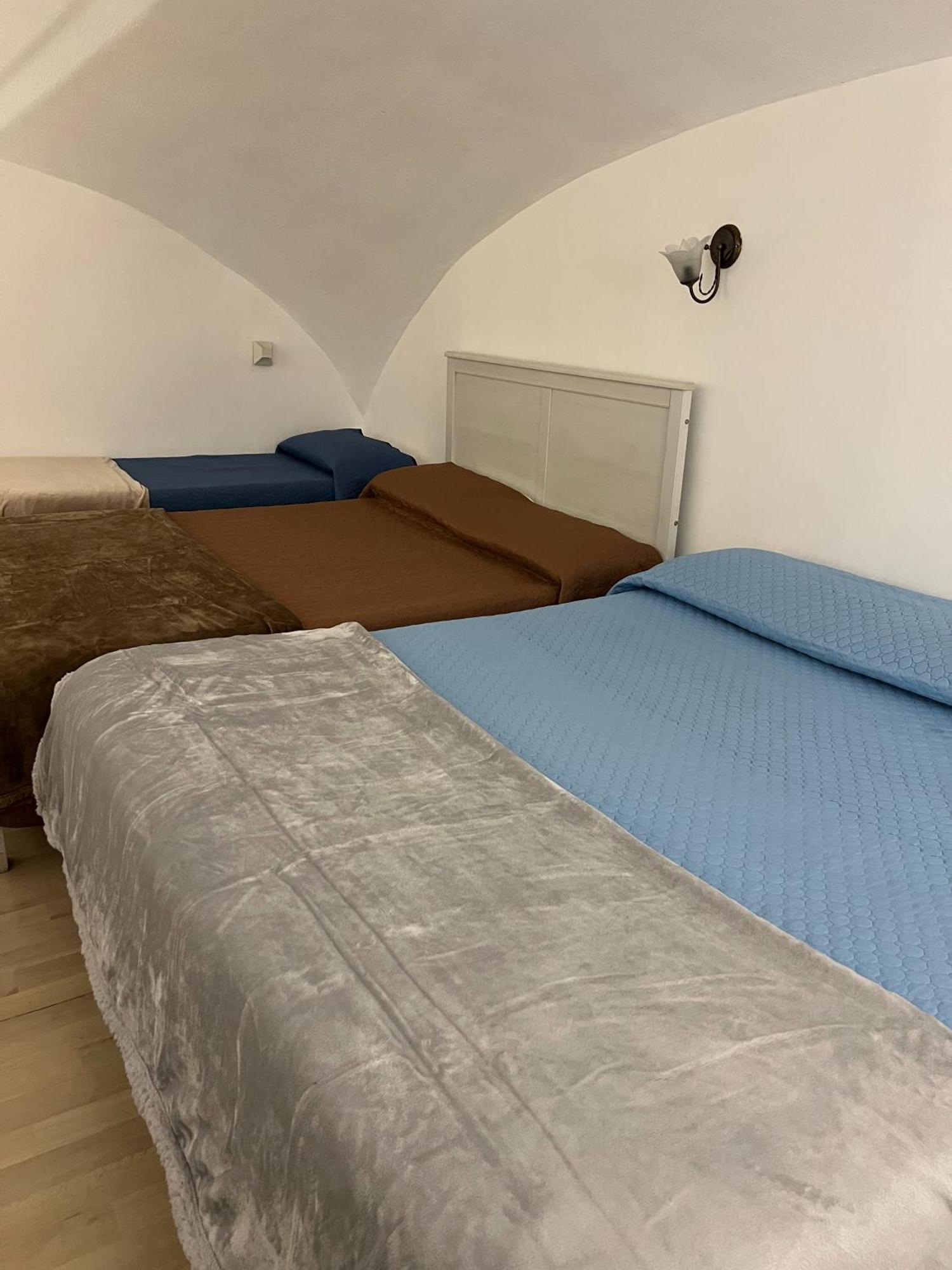 B&B La Dimora Di Nettuno Napels Buitenkant foto